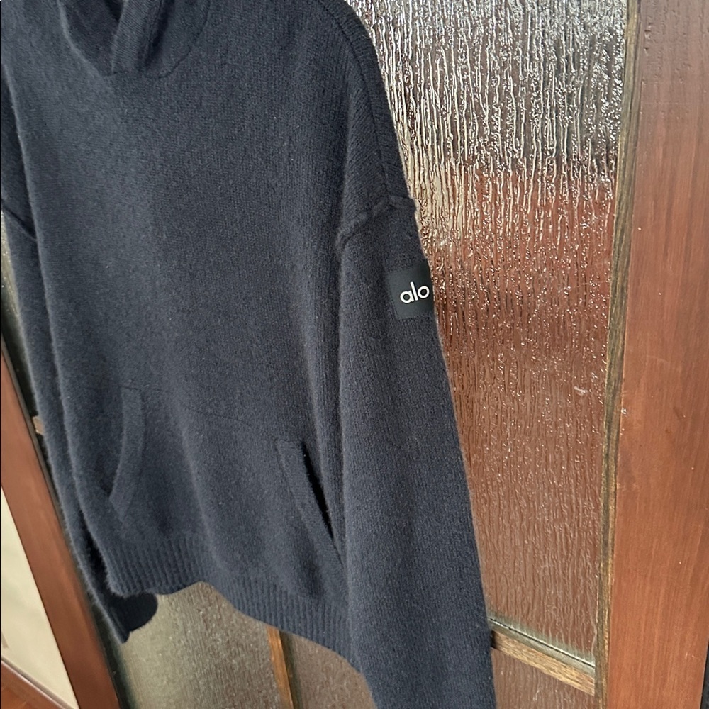 Alo Yoga Women’s Black Cashmere New Class Hoodie, Size L, NWT - Picture 11 of 13